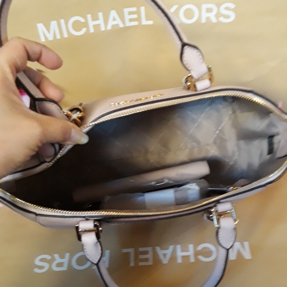 SALE 💰MK Large CIARA purse w/ wallet - Picture 6 of 7